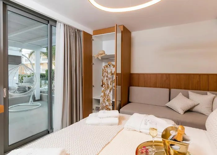 Pachis Escape Suites