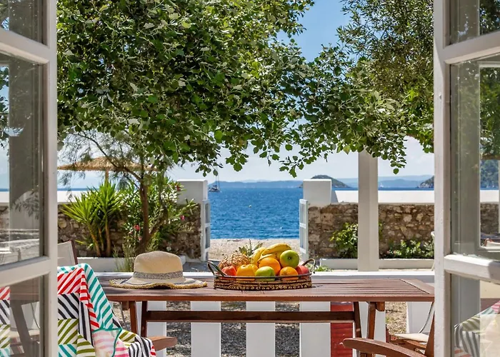 Psarianos Beachfront Apartments Panormos 