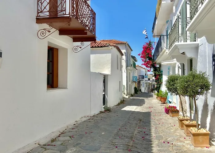 Raphael Skiathos Living-Olga