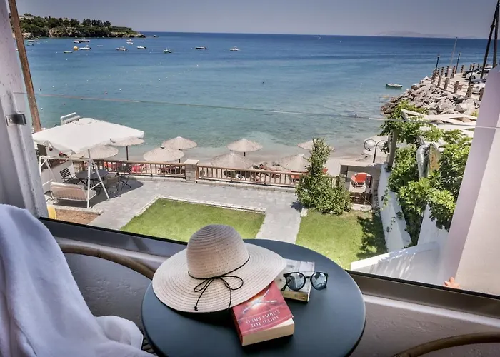 Laia Seafront Luxury s