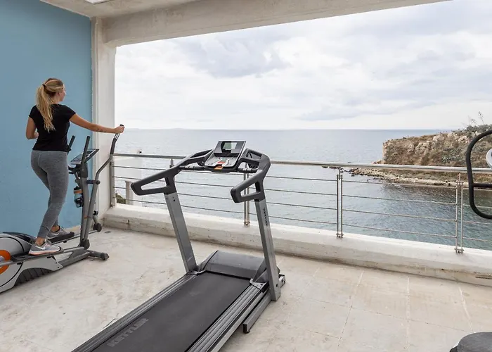 Bedwave Seaside Mansion Hostel Πειραιάς