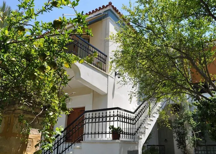 Κέντρο Αίγινα Ήσυχη Κατοικία90τμ Δίπλα Στη Θάλασσα