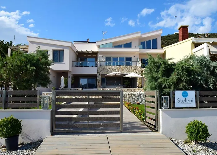 Steleni Seaside Suites Nea Iraklitsa