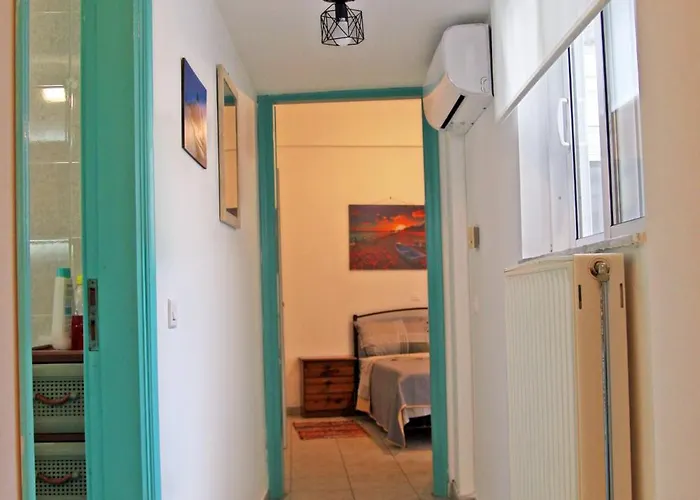 Ρήγας: Όμορφα στο Μεσολόγγι, Διαμέρισμα Β2