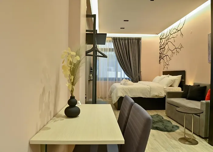 Elegant Studio