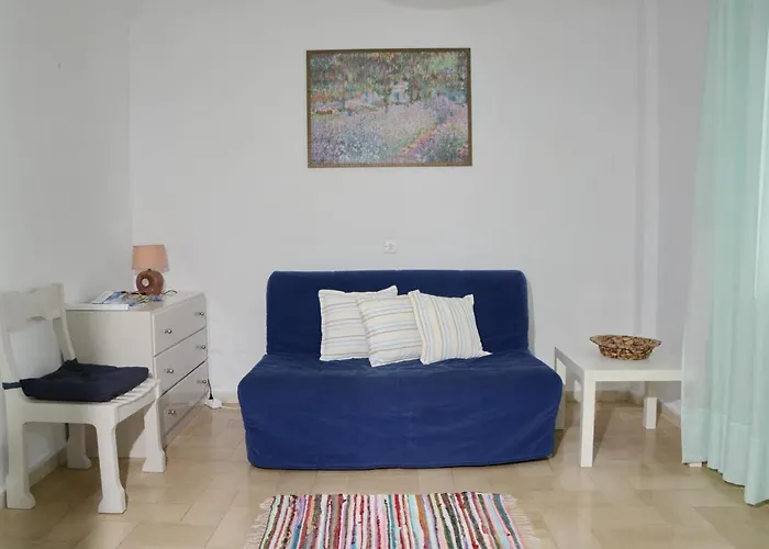 Penelope - LOGGOS APARTMENTS Longós