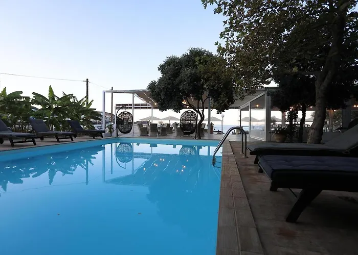 Niriides Beach
