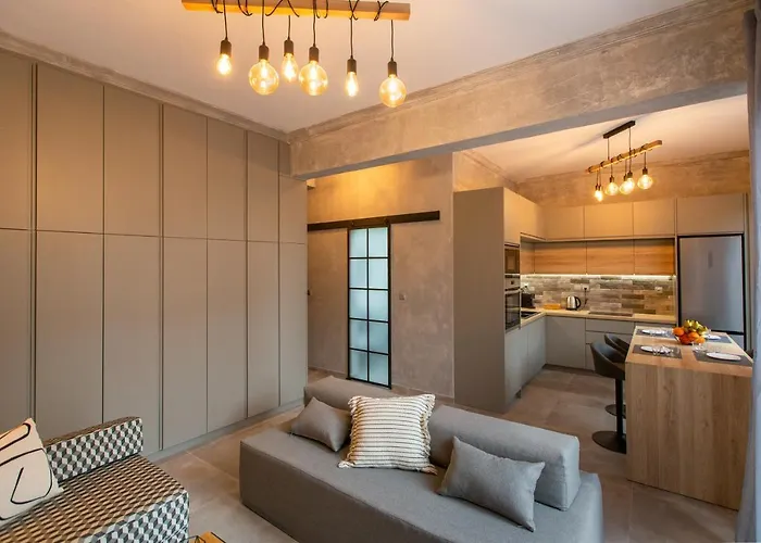 Lepanto Luxury Apartments Gf