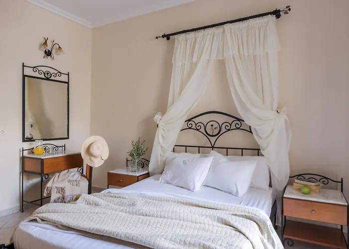 Epavlis Hotel & Spa Kamari 