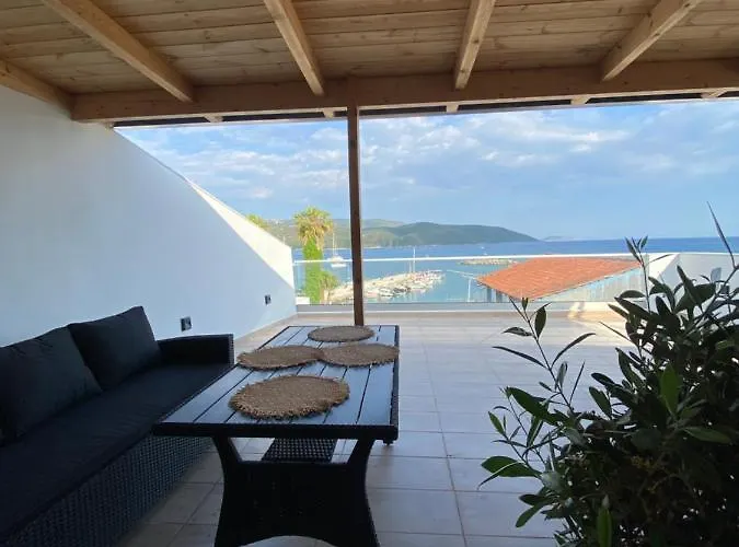 Medusa Luxury Apartments Φοινικούντα