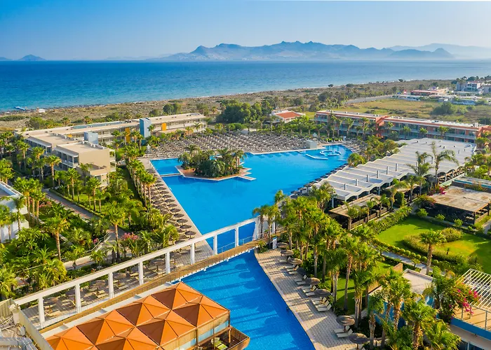 Blue Lagoon Resort Lambi 