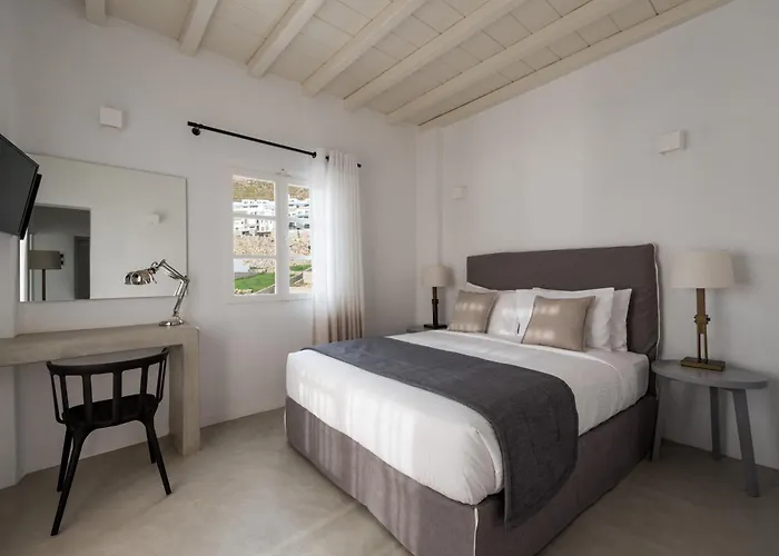 Cova Mykonos Suites