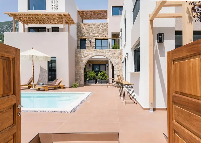 13 Keys Suites Nydri 