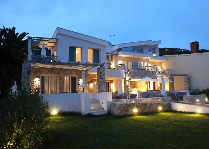 Steleni Seaside Suites