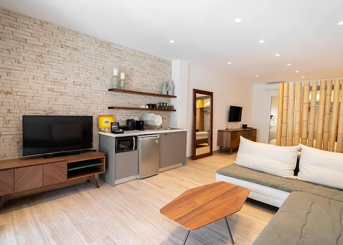 Fns Lounge Suites