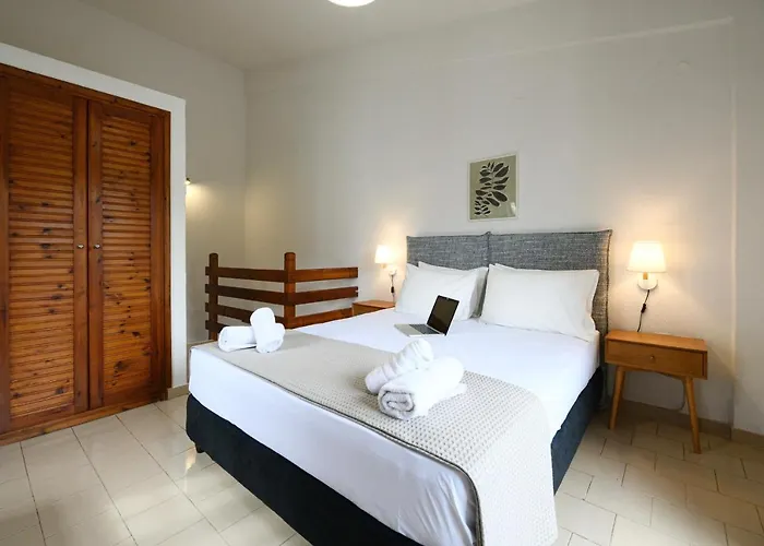 Villa Kosta Hotel & Apartments