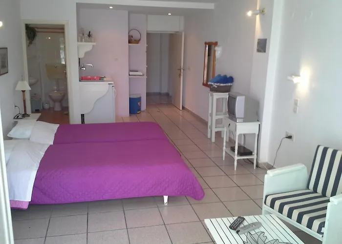 Skiathos City Views Studios-Apartments