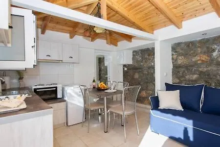 Villa Needa'S - New Hope Poolside Studio Μικρά Μαντίνια