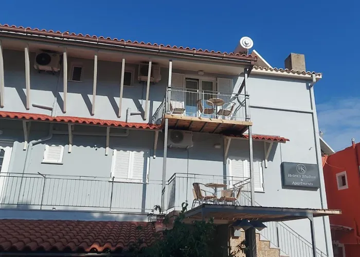 Helen'S Studios & Apartments