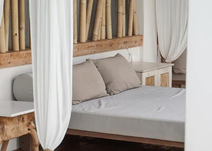 Hotel Crystal Waters Nikiana