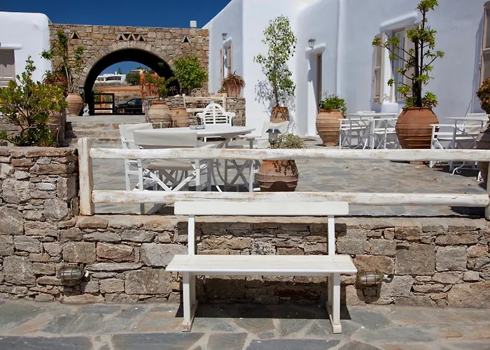 Eleni'S Village Suites