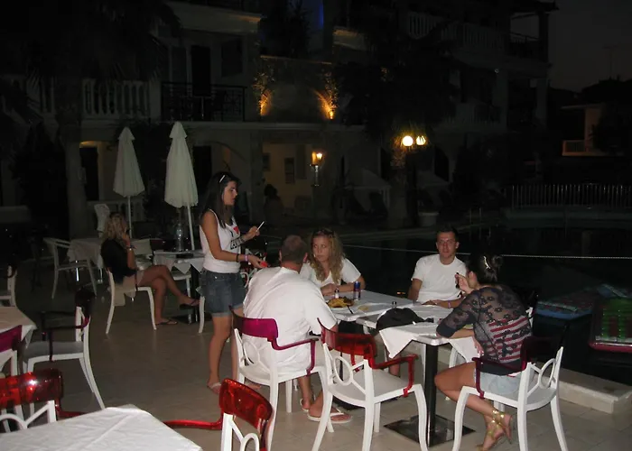 Zante Plaza & Apartments