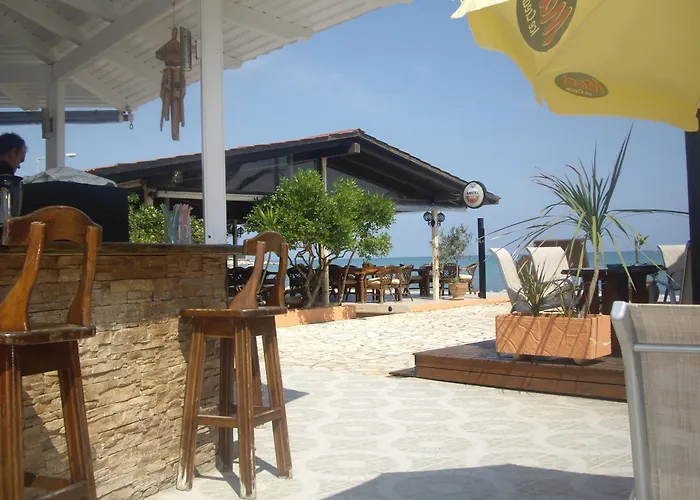 Ninos On The Beach