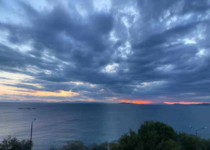 Waterfront Penthouse Διαμέρισμα Saronida