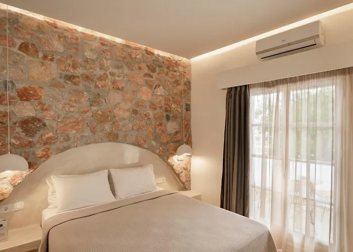 Loukas & Emma Eco Houses
