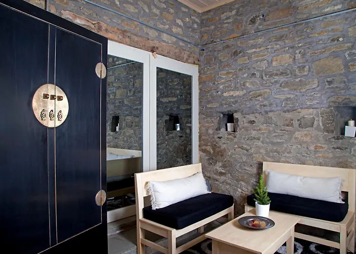 Mikro Papigo 1700 & Spa