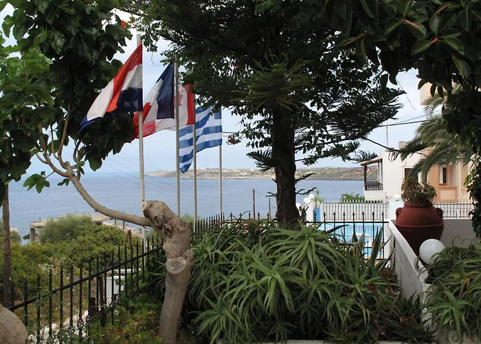 Esplanade Apartments - Heated Pool