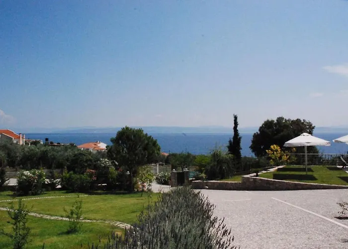 Astrolabe Hotel Khronia