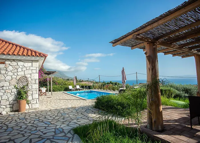 Trapezaki Garden Villas Mousata