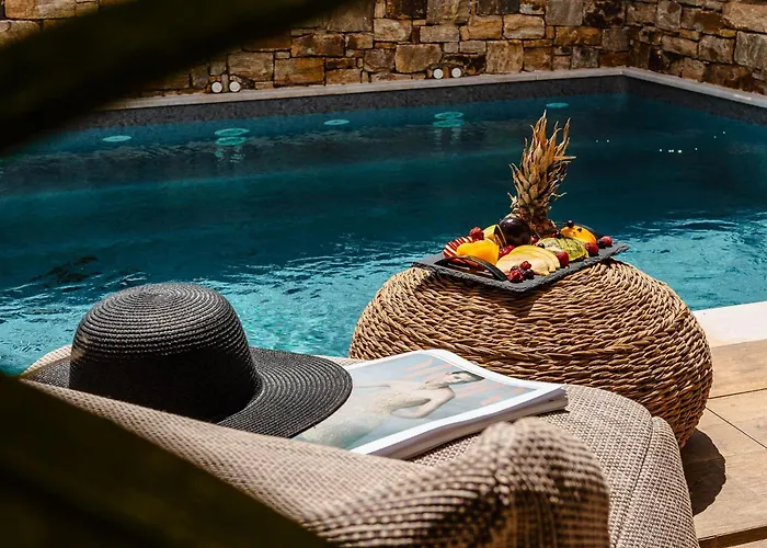 Sunday Luxury Suites