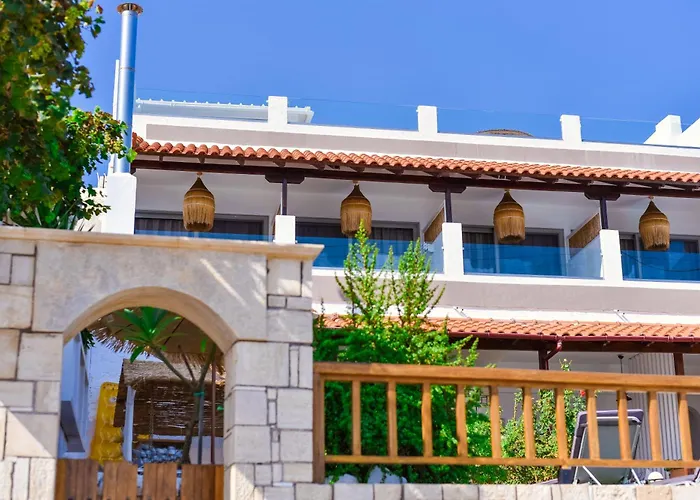 Laia Seafront Luxury s