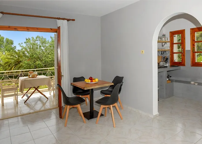 Albouro Seafront Apartments Katelios