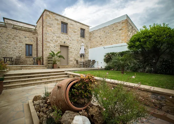 Agarathos Deluxe Homes In The Heart Of Kaliviani Near Balos