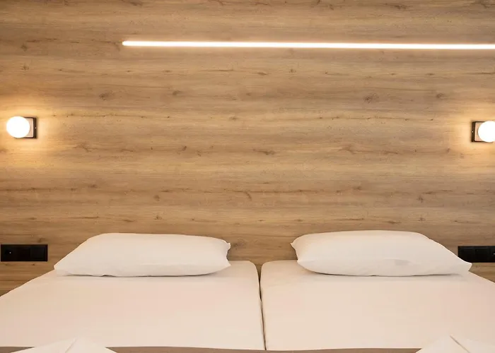 Dafni Plus Hotel Λεπτοκαρυά