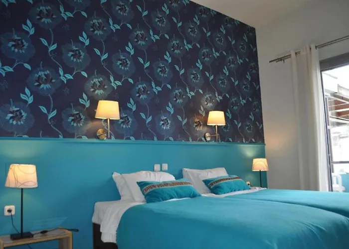 Okeania Seafront Rooms In