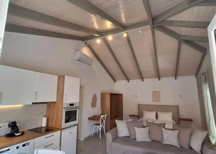 Luxury Apartments Kanali