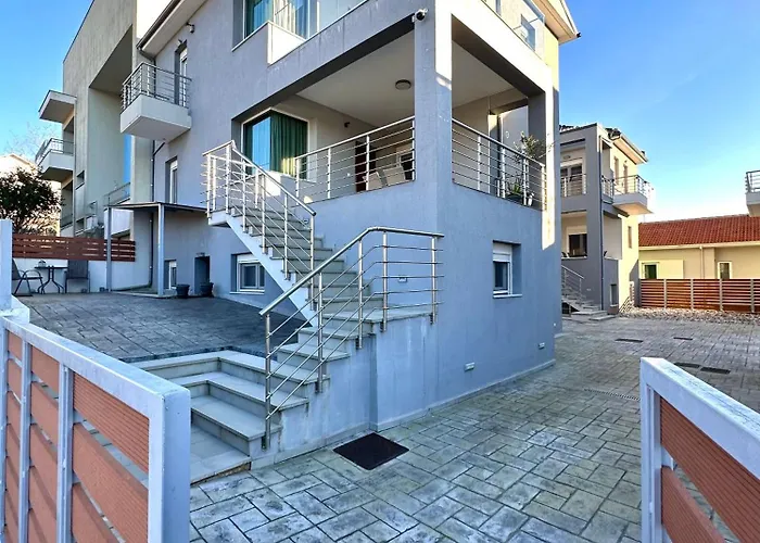 Clio Luxury Apartments