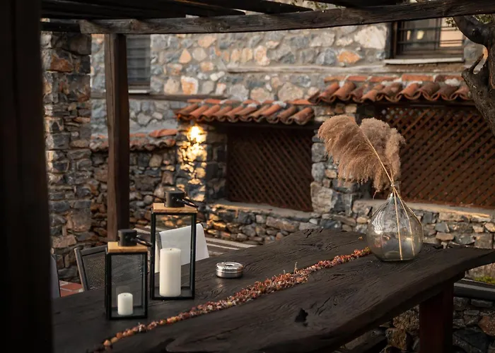 4 Seasons Premium Chalet & Massage Treatments Παλαιός Άγιος Αθανάσιος