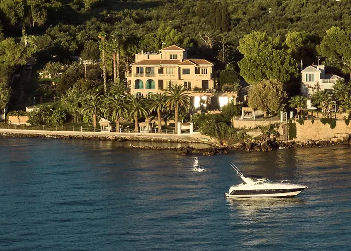 Calypso Suites & Villas
