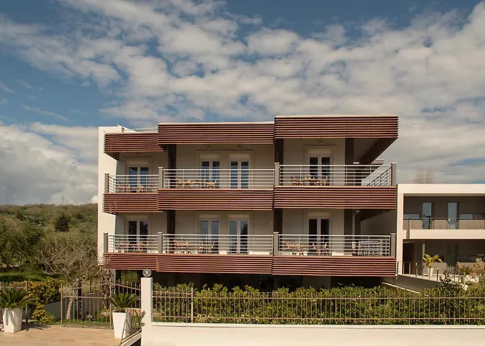 Kanali Homes