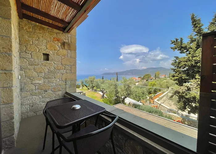 Diapori Suites Hotel