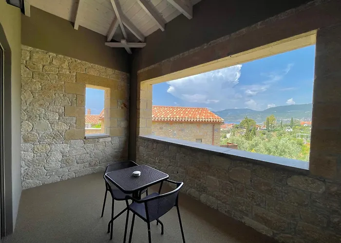 Diapori Suites Hotel