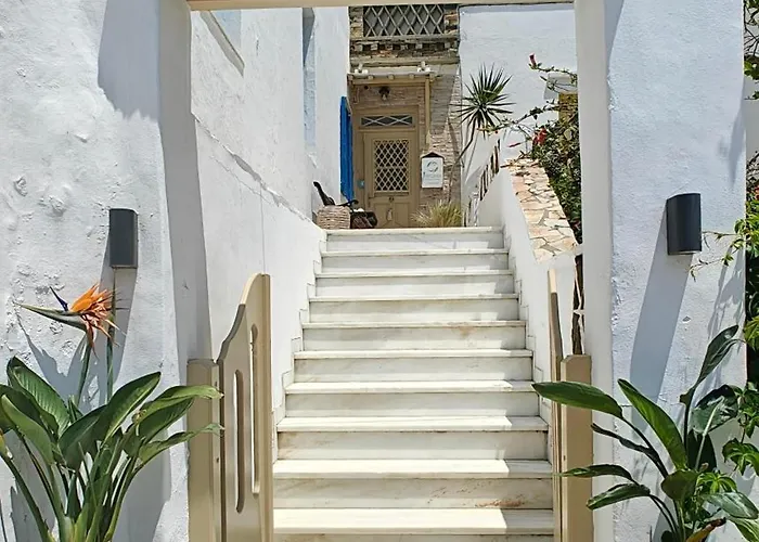 Tinos Heritage Plateia