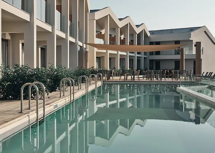 Aqua Bay Suites