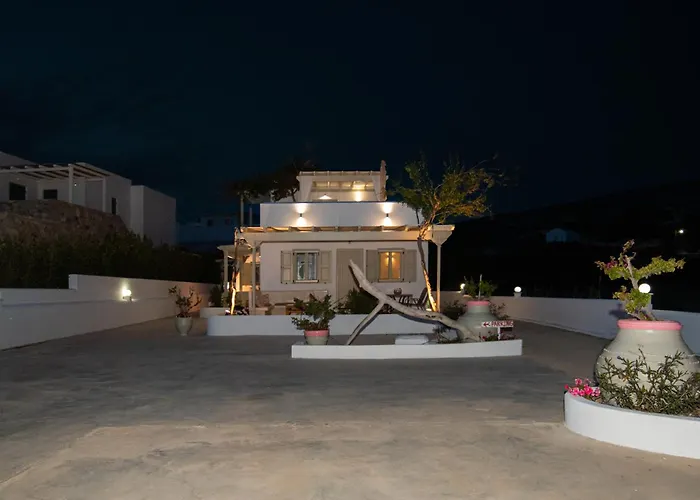 Moustakas Beach Apartments Adamantas 