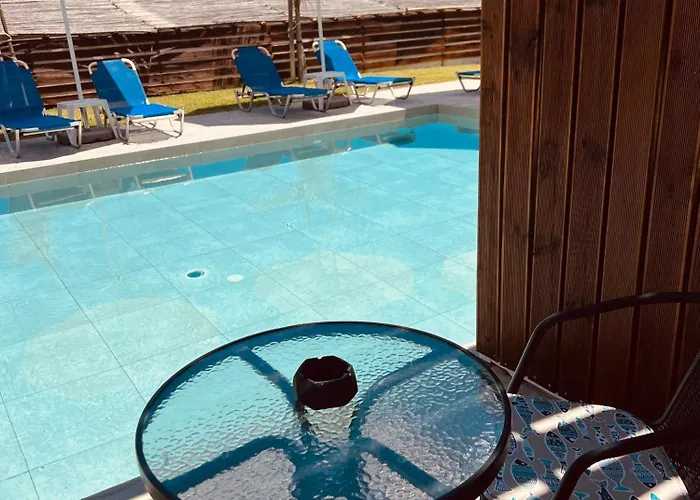 Grande Blue Suites With Private Bay